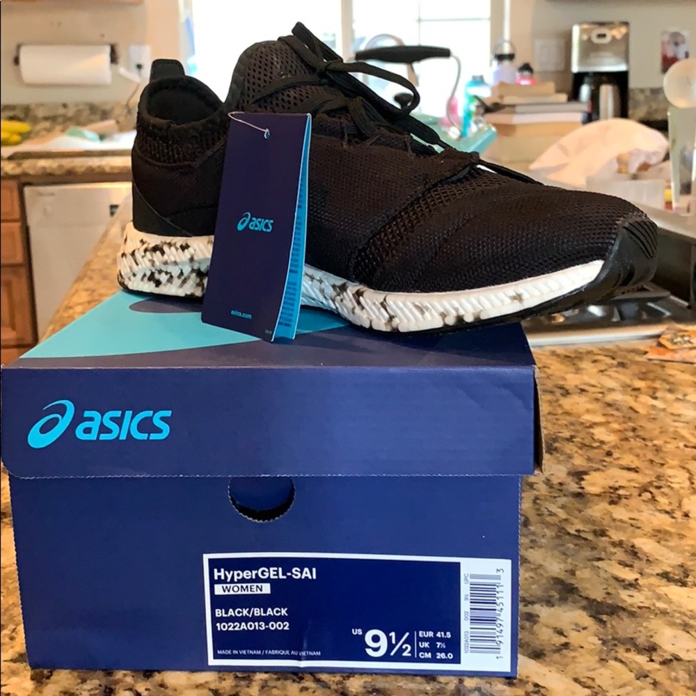 ASIC cross trainers
